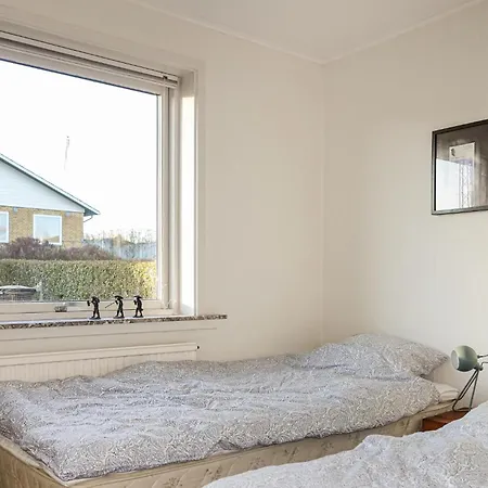 Awesome Home In Svaneke With Wifi Сванеке