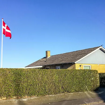 Awesome Home In Svaneke With Wifi *