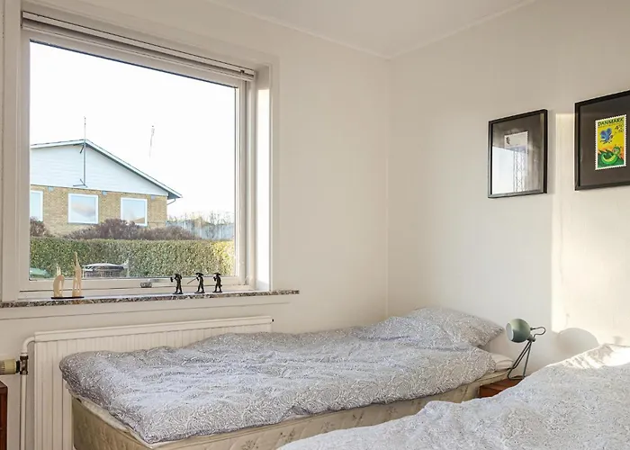 Awesome Home In Svaneke With Wifi スヴァネケ